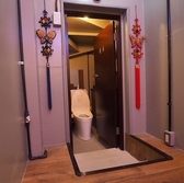 清潔感のあるお手洗い。洗面備品も完備。