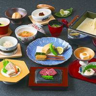 湯葉と豆腐を堪能する贅沢な懐石