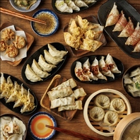 手包み餃子と各種点心を食べ放題で提供！