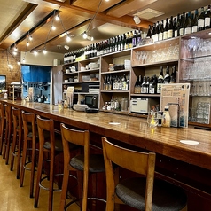 カジュアルに使えるカウンター席