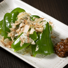 牛たん味噌で食べる生ピーマン