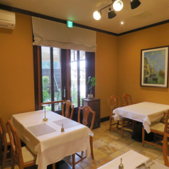 店舗の貸切ご予約も承っております。立食スタイルの場合は最大50名様まで収容可能。詳細はお気軽にお電話にてご相談ください。