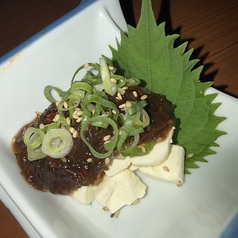 沖縄県産もずくキムチのクリームチーズ和え