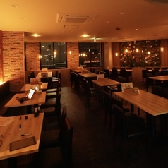 お客様のニーズに合わせて大小様々なお席をご用意させて頂きます！個室のお席も完備。団体・貸切などのご相談もお気軽にお問い合わせ下さい！お子様を連れてのお食事も大歓迎です！