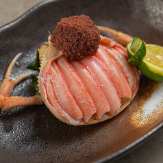 【鮮度抜群のカニ】生きたまま仕入れ！カニすき・カニしゃぶなど一番美味しい食べ方で提供『カニ鍋』の写真