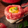 料理メニュー写真&nbsp;とろける和牛ユッケ軍艦