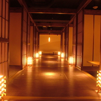 店内は落ち着いた雰囲気…照明も暗めでオシャレに