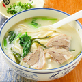 料理メニュー写真 鶏スープ雲呑(6個)/ネギ入りチヂミ(2枚入)