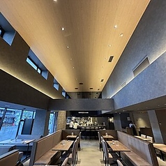 駅近で集まりやすく、ホテル併設なのでわかりやすい好立地！ご親族のお集まり・結婚式の二次会・パーティ・観光時の団体様でのお食事など、様々なシーンでのご利用を承ります。ご予約で混み合う場合もありますので、事前に店舗までご相談をお願い致します。