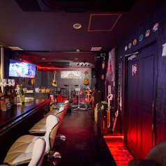 Live＆bar HAPPINESSの写真3