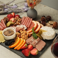 お酒のお供に、多彩なサイドメニューが揃ってます！