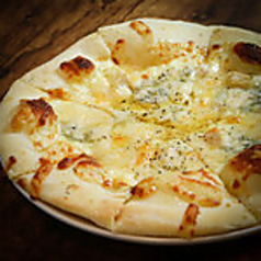 クアトロフォルマッジ (4種のチーズピッツァ)