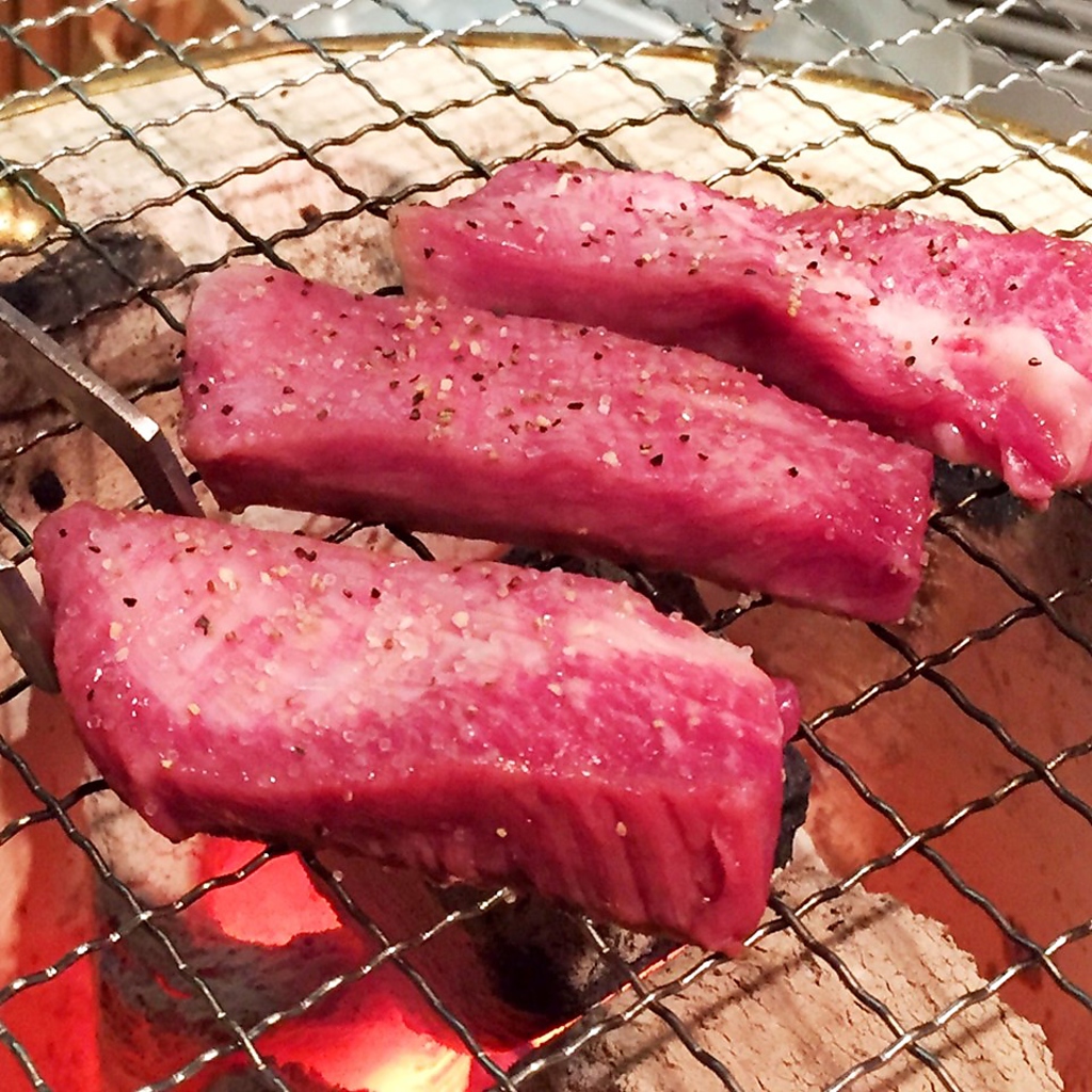 厚切りトロタンはサクサクとした歯切れとジューシーさがたまらん