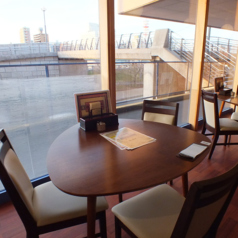 テーブル席から見える信濃川と新潟の風景が◎