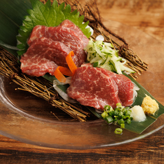 馬肉上赤身刺し