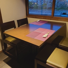 【完全個室4名席×4】御接待や、京都のおもてなし、女子会、デートなどにもおすすめの個室は大人気のお席となっております。