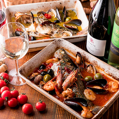 鮮魚丸ごと一匹アクアパッツァの写真