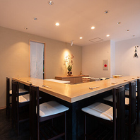 8席のみの贅沢な空間