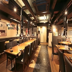 炭火焼肉 にくなべ屋 神戸びいどろ 初台店の雰囲気3