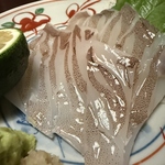 様々な店舗で習得した技を活かした店主の心を込めて作る料理は、食材が持つ本来の旨味を引き出します