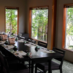 宴会用個室は周りを気にせずにゆっくりと特別な時間をお過ごし頂けます。