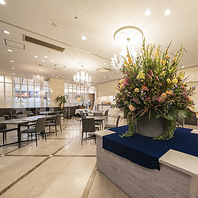 開放的で洗練された空間が、多彩なシーンを彩ります。