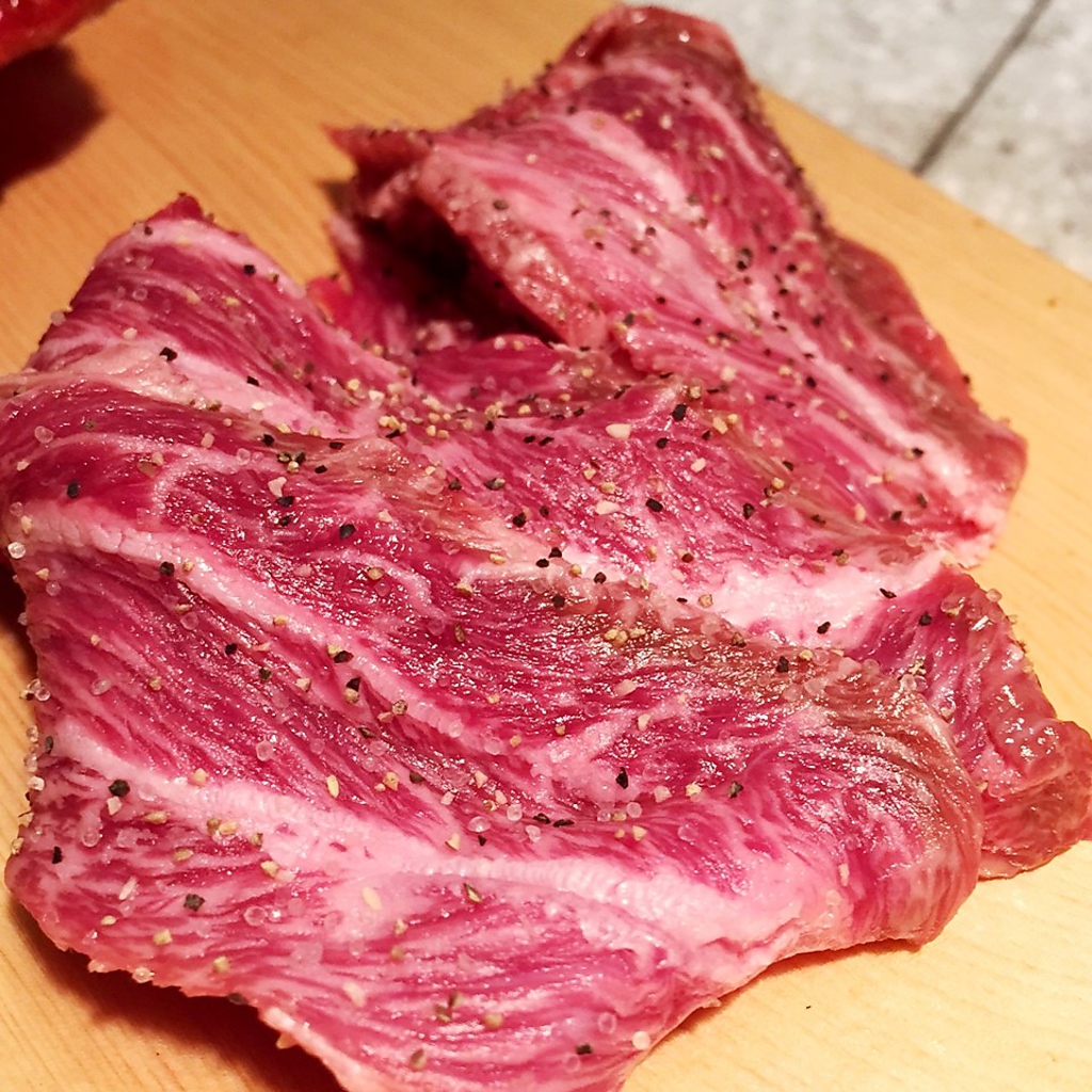 さっと炙りの塩コショウでいただくツラミ