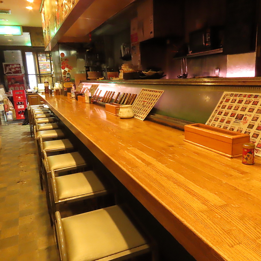 カウンター席ではスタッフとの何気ない会話もお楽しみいただけます!お一人様でも気軽に行きやすい♪