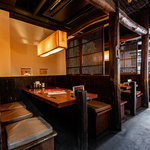 奥にはこんな個室風のスペースも。落ち着いて飲める♪