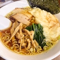 料理メニュー写真 ワンタン麺