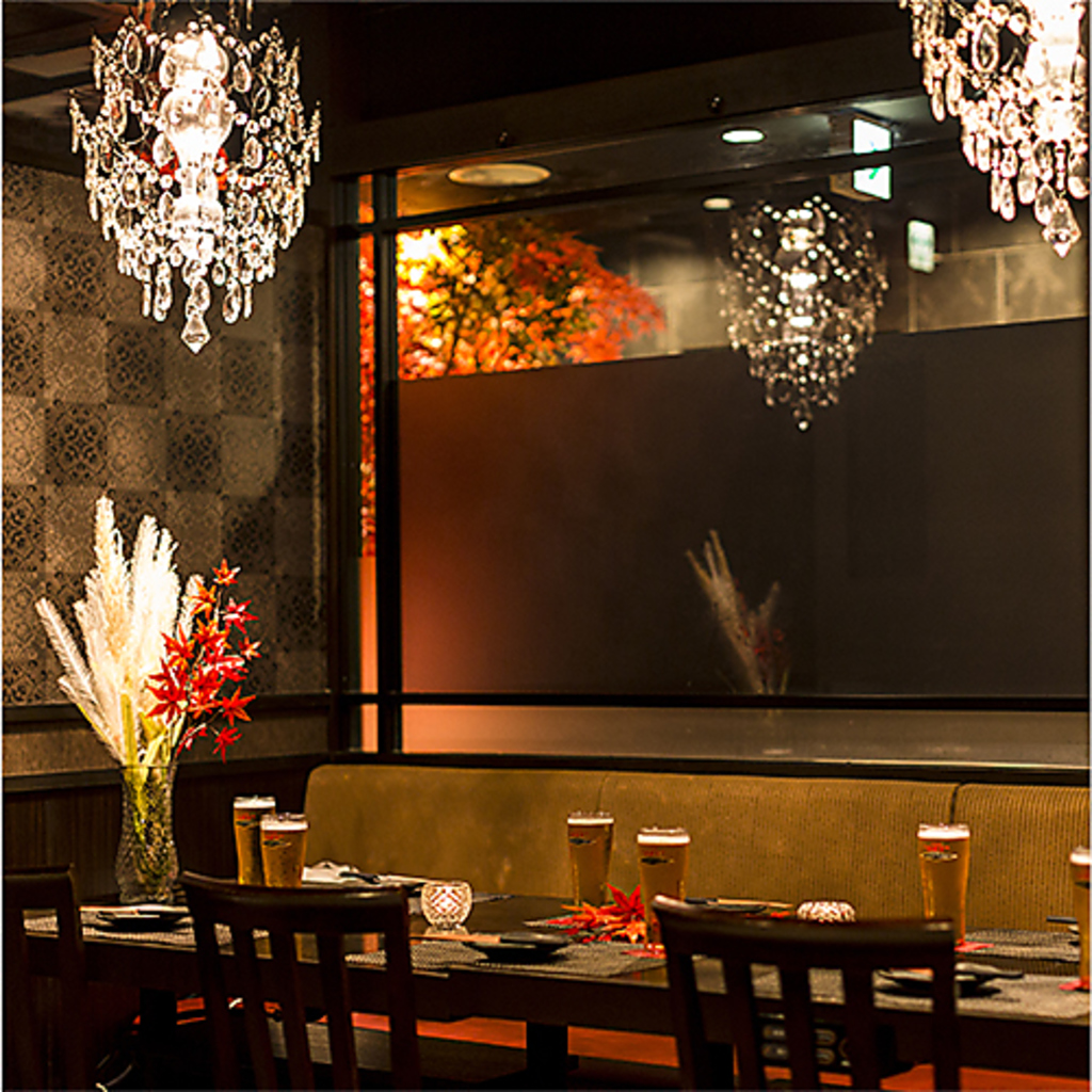 昼間の緊張や疲れを癒やすのに最適な寛ぎ空間。