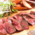 料理メニュー写真 熟成肉の炙りステーキ　100ｇ※写真は200ｇ