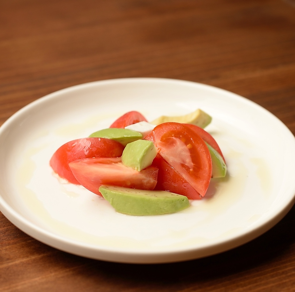 【アボガドとフルーツトマト】静岡県産アメーラトマトを使用！シェリービネガーがクセになります★