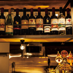 常時10種以上のグラスワインをご用意。肉料理とのマリアージュをお楽しみくださいませ。