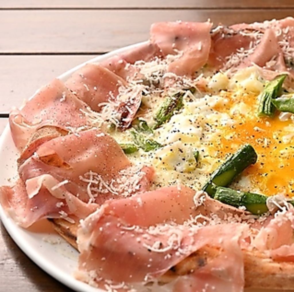 注文を受けてから造る、釜焼きピッツァ