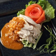 蒸し鶏の特製胡麻ソース