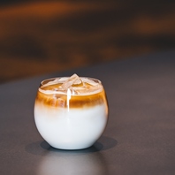 カフェメニューやアルコールなど豊富なドリンクをご用意