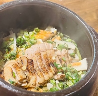 炙り地鶏のゆず出汁土鍋めし