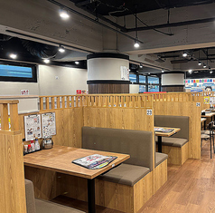ボックスタイプのテーブル席は、お子様連れのお客様にも大人気♪店内は全面禁煙の為、ママ会・ご家族でのお食事も安心です!