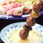 秘伝のたれとの相性◎！タレに付けて食べる方法はドレッシングをヒントに当店が考案した事が発祥！