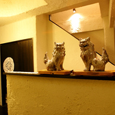 落ち着いた雰囲気の店内にシーサー！！沖縄感が漂う店内でゆっくりとお時間をお過ごしいただけます♪しゃぶしゃぶやすき焼きなどで牛や豚をご堪能ください！120分飲み放題付コースもご用意しております◎