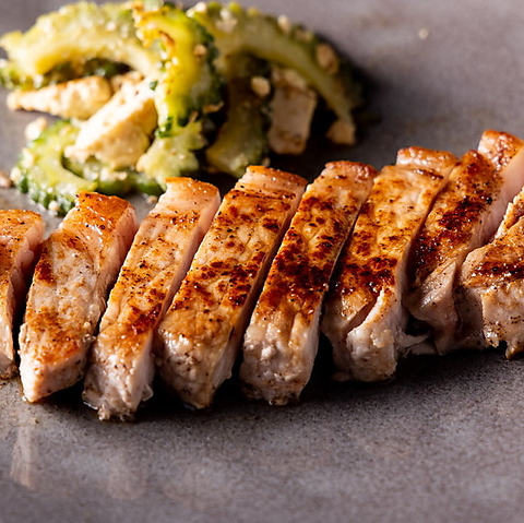 外せない！絶品「あぐー豚」を堪能の写真