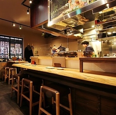会社帰りの一杯にピッタリなカウンター席。ふらっと、ご来店お待ちしております。