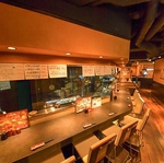広々16席のカウンターはランチや会社帰りにふらっと立ち寄り飲むなど幅広くご利用いただけます
