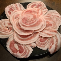 霧島オリーブ赤豚を使用した本場のサムギョプサル