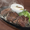 料理メニュー写真&nbsp;大阪厚切り牛タンの鉄板焼き (50グラム)