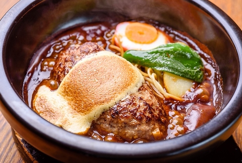 毎朝お店でお肉を挽くこだわりのハンバーグ