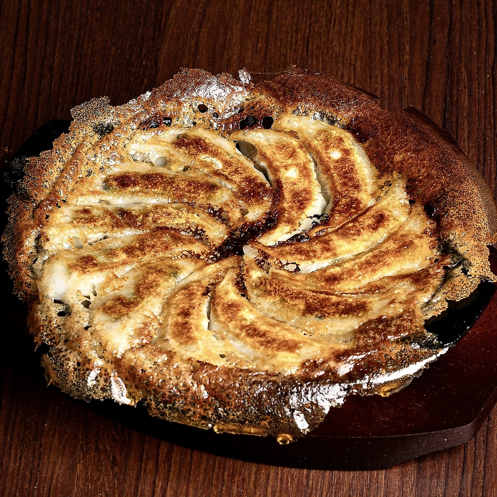 横浜駅西口徒歩5分｜熱気溢れる博多屋台を再現！名物骨付鳥コンフィ287円￥原価提供/お得なクーポン有