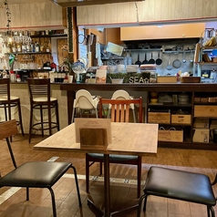 ２、３人用テーブル席です。