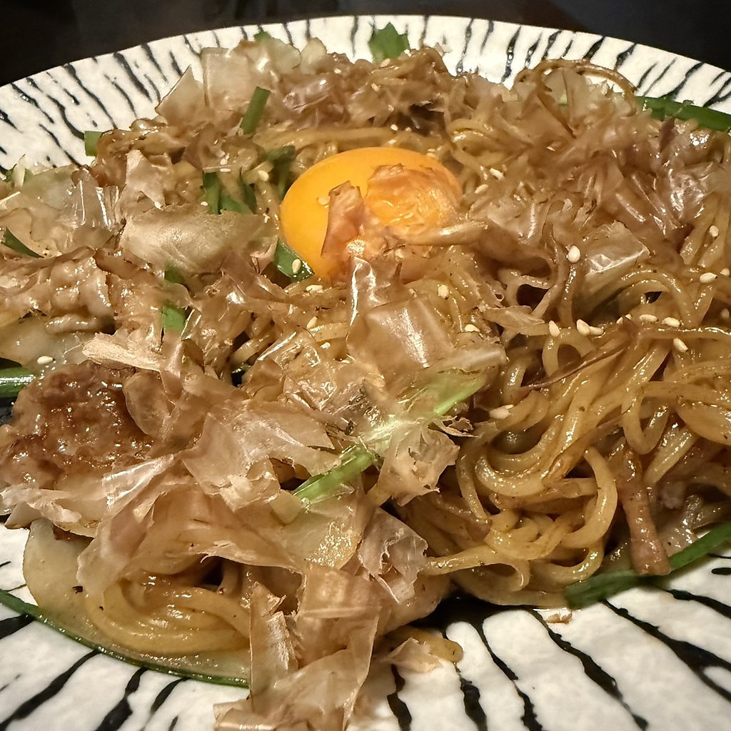 手間暇かけて焼き上げられた料理は、見た目から食欲をそそる逸品！美味しさを存分にお楽しみください